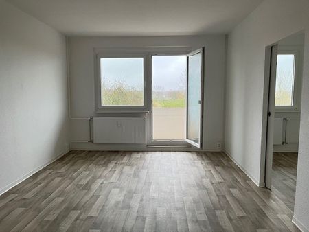 Schöne 2 Raum-Wohnung mit Balkon und Badewanne - Foto 3