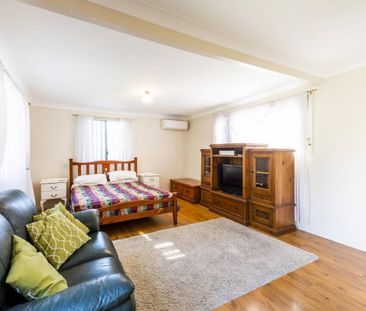 DUAL LIVING - 4 BEDROOM HOME PLUS GRANNY FLAT - Photo 6