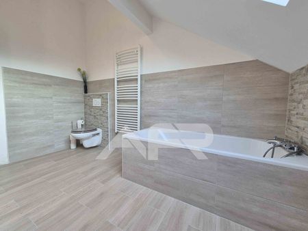 Location Maison 8 pièces 160m² - Photo 5