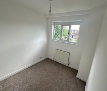 3 Bed Semi-Detached House, Ring Road, LS15 - Photo 1