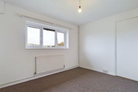 2 bedroom semi-detached house to rent - Photo 5