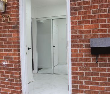 For Lease - 137 Jansen Avenue, Kitchener, Ontario - Photo 1