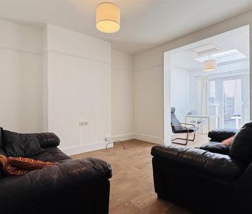 4 bedroom terraced house to rent - Photo 4