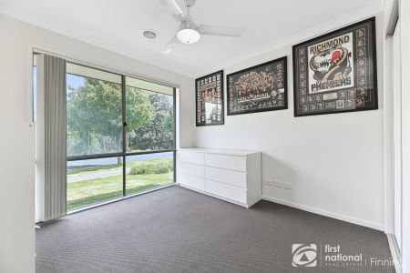 Family Home in Cascades - Convenient Location Opposite Scenic Wetlands - Photo 4