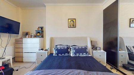 3 bedroom flat to rent - Photo 4