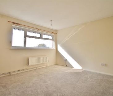 2 bedroom end of terrace house to rent - Photo 4