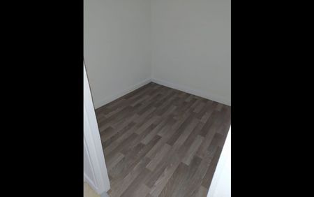 Location Appartement 4 pièces 73 m² Le Blanc - Photo 5