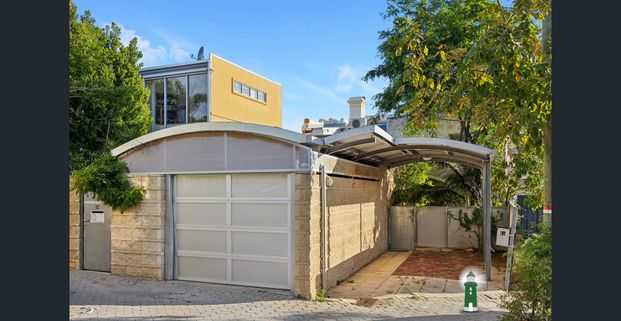 Unique 2-Bedroom Apartment in Heritage Building - Photo 1