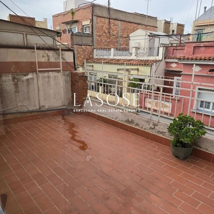 52m² Penthouse to rent in Camp d en Grassot i Gràcia Nova, Barcelona - Photo 1