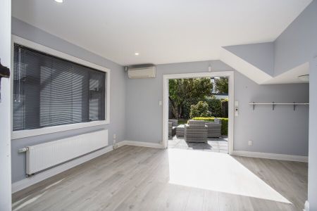 Executive home in Strowan! - Photo 2