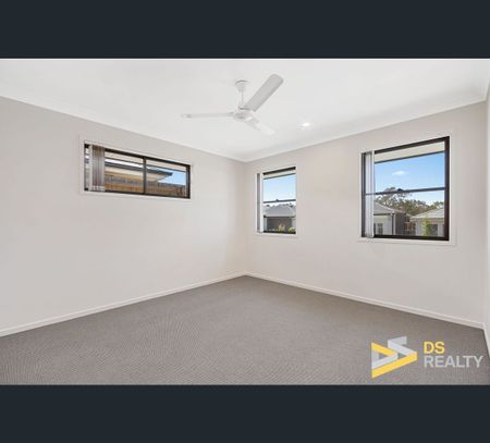 10 Raven Court, Park Ridge, Qld 4125 - Photo 3