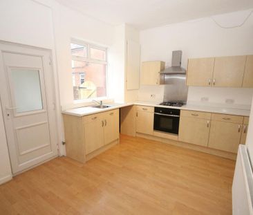 2 bedroom end of terrace house to rent - Photo 6