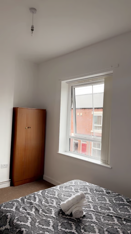 1 bedroom in a house share to rent - Photo 5