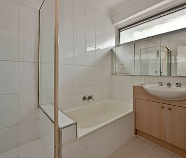 2/27A Bambra Road, Caulfield North VIC 3161 - Apartment For Rent | ... - Photo 3