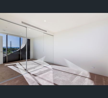 3204/24 The Lanes Boulevard, Mermaid Waters, Qld 4218 - Photo 5
