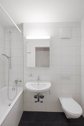 Simple apartment in a quiet location - Photo 3