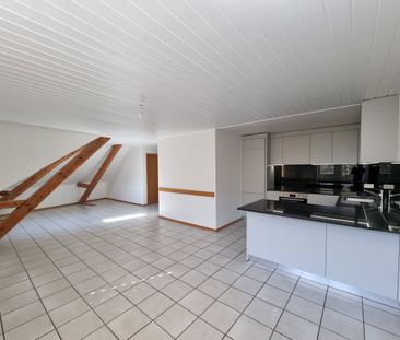 Grand appartement rénové de 4 pièces au 3ème étage situé au centre ... - Photo 1