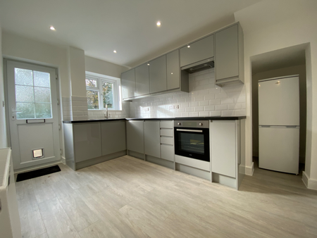 2 bedroom ground floor maisonette to rent - Photo 4