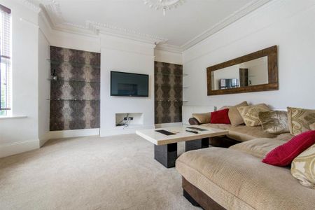 6 bedroom terraced house to rent - Photo 2