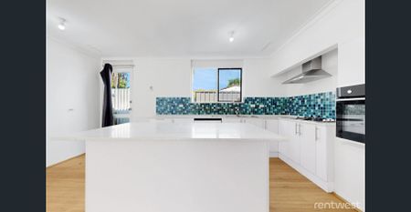 SPACIOIUS FAMILY HOME - Photo 2