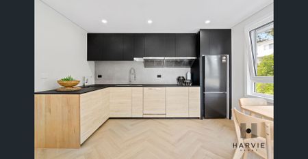 Furnished Two-Bedroom Flat with Sun-Drenched Terrace - Photo 4