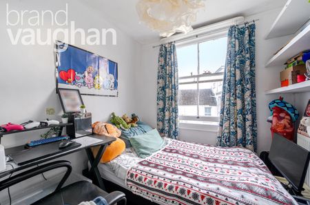 4 bedroom terraced house to rent - Photo 3