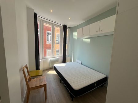 Location Appartement 5 pièces 68m² LILLE 59000 - Photo 5