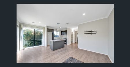 Beautifull haouse for lease in heart of Tarneit - Close to all amenities. - Photo 2