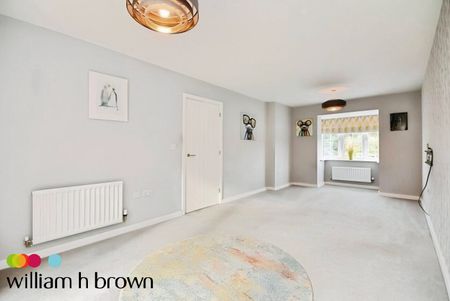 Holden Way, Colchester, Earls Colne - Photo 3