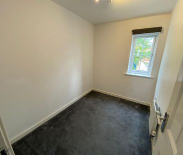 3 bedroom terraced house to rent - Photo 3
