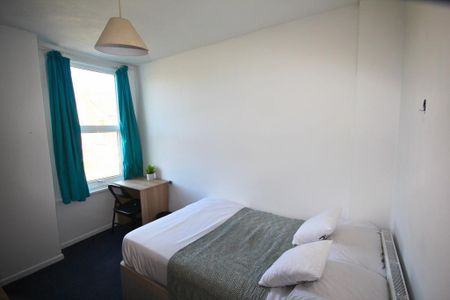 5 bedroom terraced house to rent - Photo 3