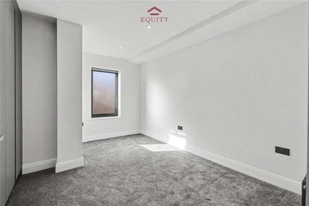 Bullsmoor Lane, Enfield, EN3 - Photo 5