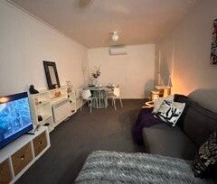 Bentleigh - Photo 1