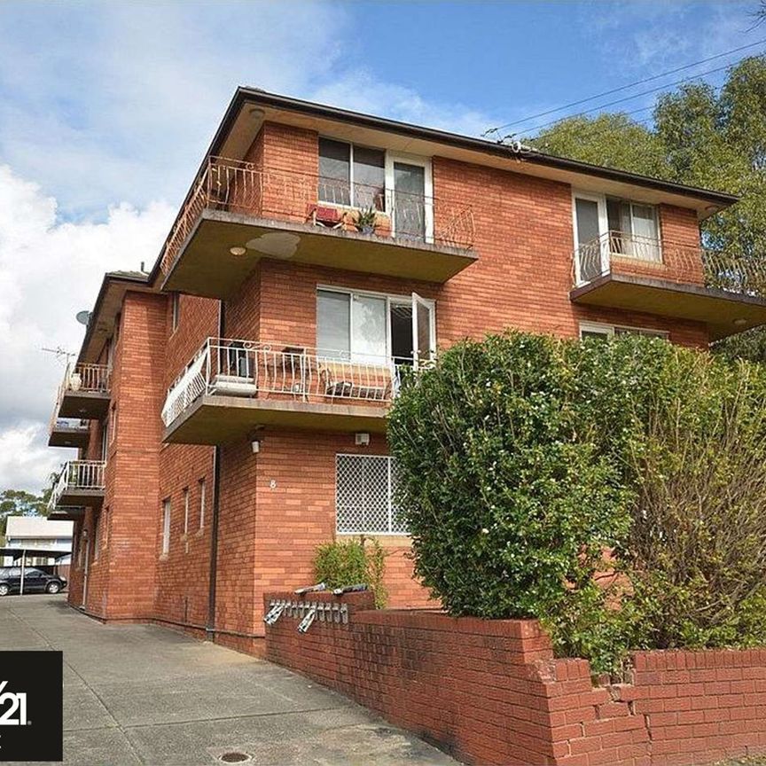 2 Bedroom Unit in Handy Location - Photo 1