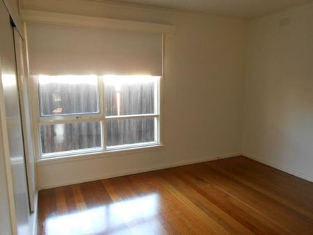 Only four on the block! - Photo 4