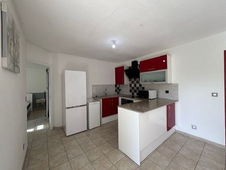 Location Appartement 2 pièces 33m² LES ABYMES 97139 - Photo 2