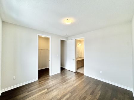 For Lease - 48 Gretzky Avenue, Barrie, Ontario - Photo 4