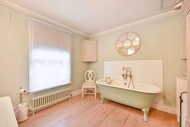 Gordon Place, High Street Kensington, W8 - Photo 1