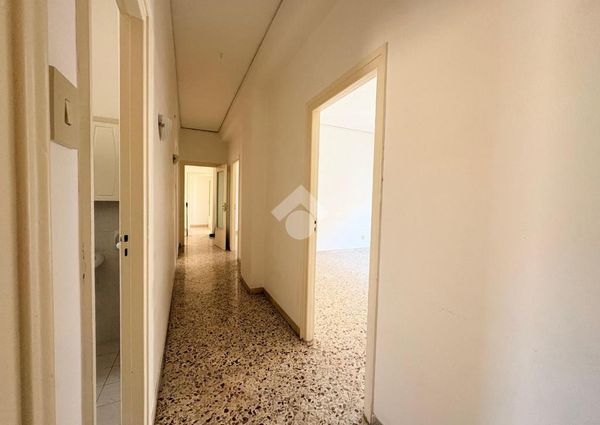 6 locali in affitto