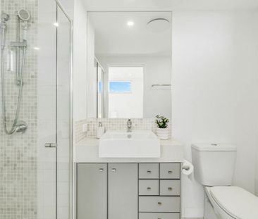 MODERN THREE BEDROOM OCEAN VIEW APARTMENT - THE PAVILIONS - Photo 3