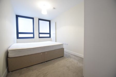3 bed flat to rent in Vandale House, BH1 - Photo 5