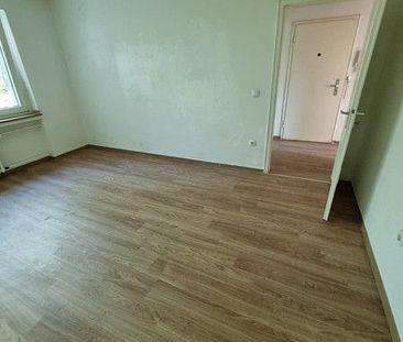 Schöne Aussicht: 2-Zimmer-Wohnung mit modernem Bad und Balkon - Photo 4