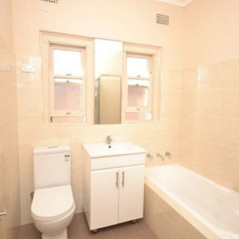 Hurstville - Photo 1