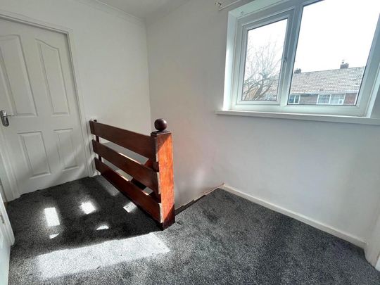 3 bedroom semi-detached house to rent - Photo 1