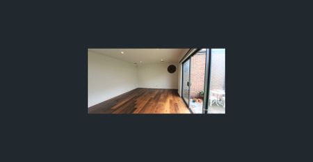 Modern Family Living in the Heart of Wantirna South - Photo 4