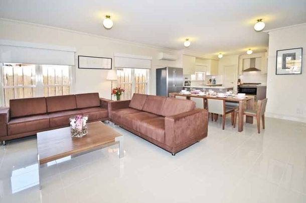 Room 2 (Non Ensuite) - Photo 1