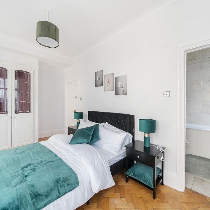 Room in a Shared Flat, High Street, CR0 - Photo 1