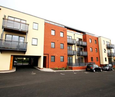 1 bedroom in a flat share to rent - Photo 5