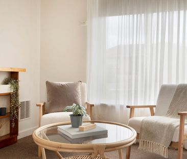 Family Home Available 11th March 2026 - Photo 3