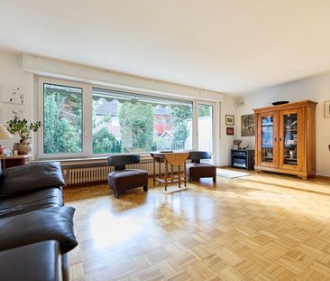 Reihenmittelhaus mit hochwertiger Einbauküche, Südwest-Garten, Auße... - Photo 1